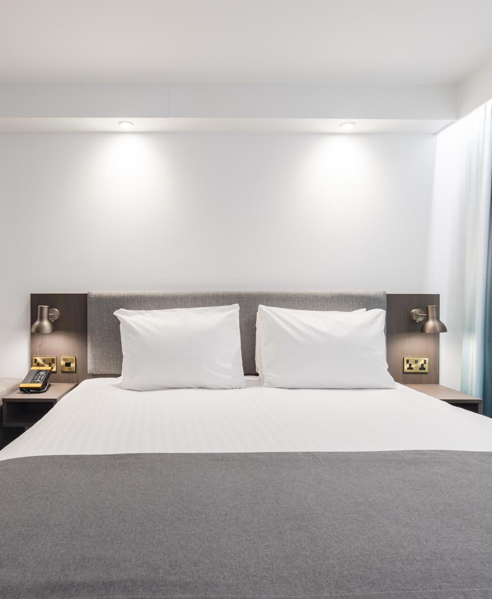 Holiday Inn Bristol Airport By Ihg Redhill  Εξωτερικό φωτογραφία