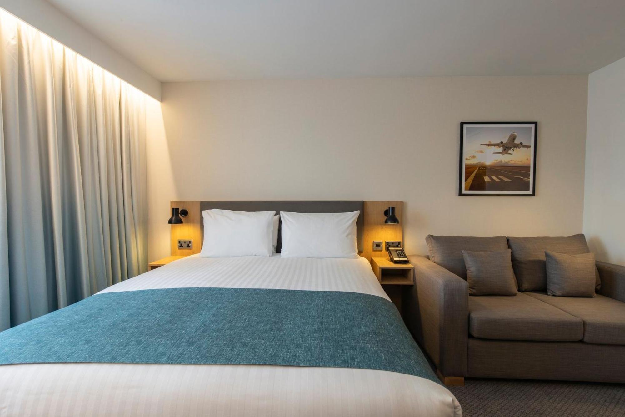 Holiday Inn Bristol Airport By Ihg Redhill  Εξωτερικό φωτογραφία