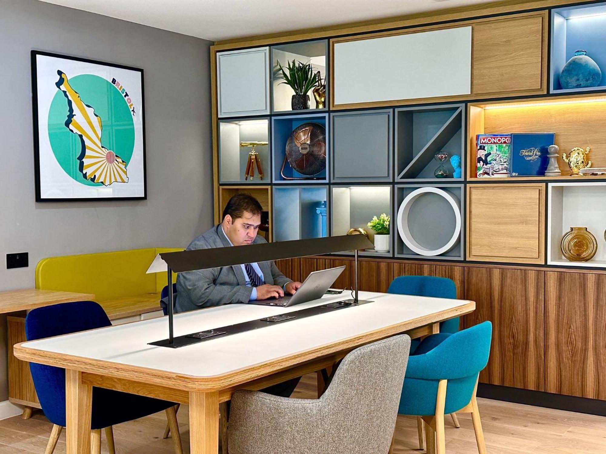 Holiday Inn Bristol Airport By Ihg Redhill  Εξωτερικό φωτογραφία